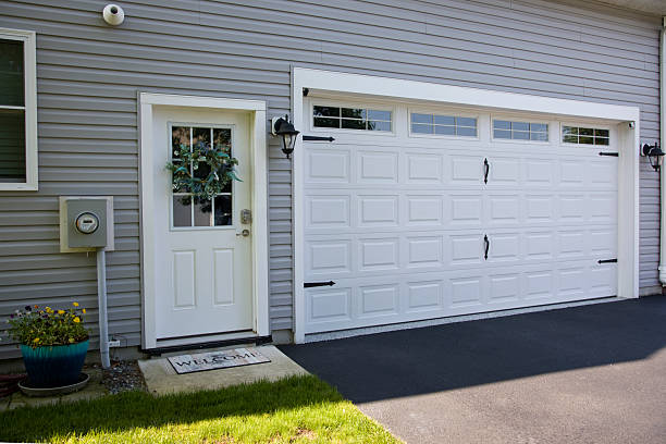 24/7 Emergency Garage Door Panel Replacement experts in Offutt AFB, NE